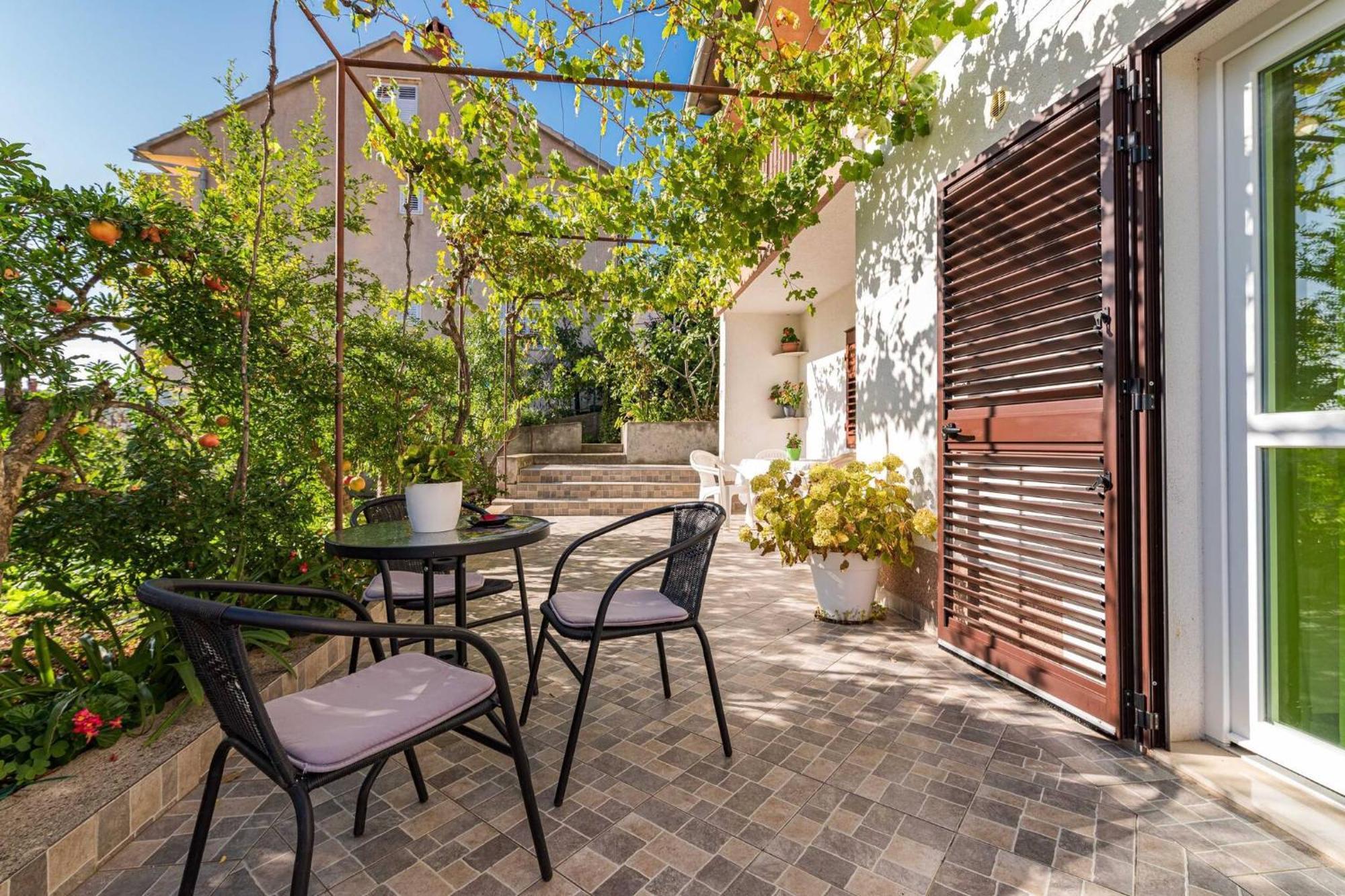 Studio Apartment Sekula Шибеник Экстерьер фото