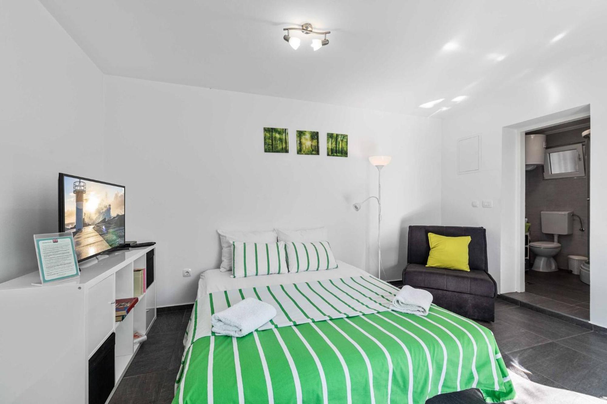 Studio Apartment Sekula Шибеник Экстерьер фото